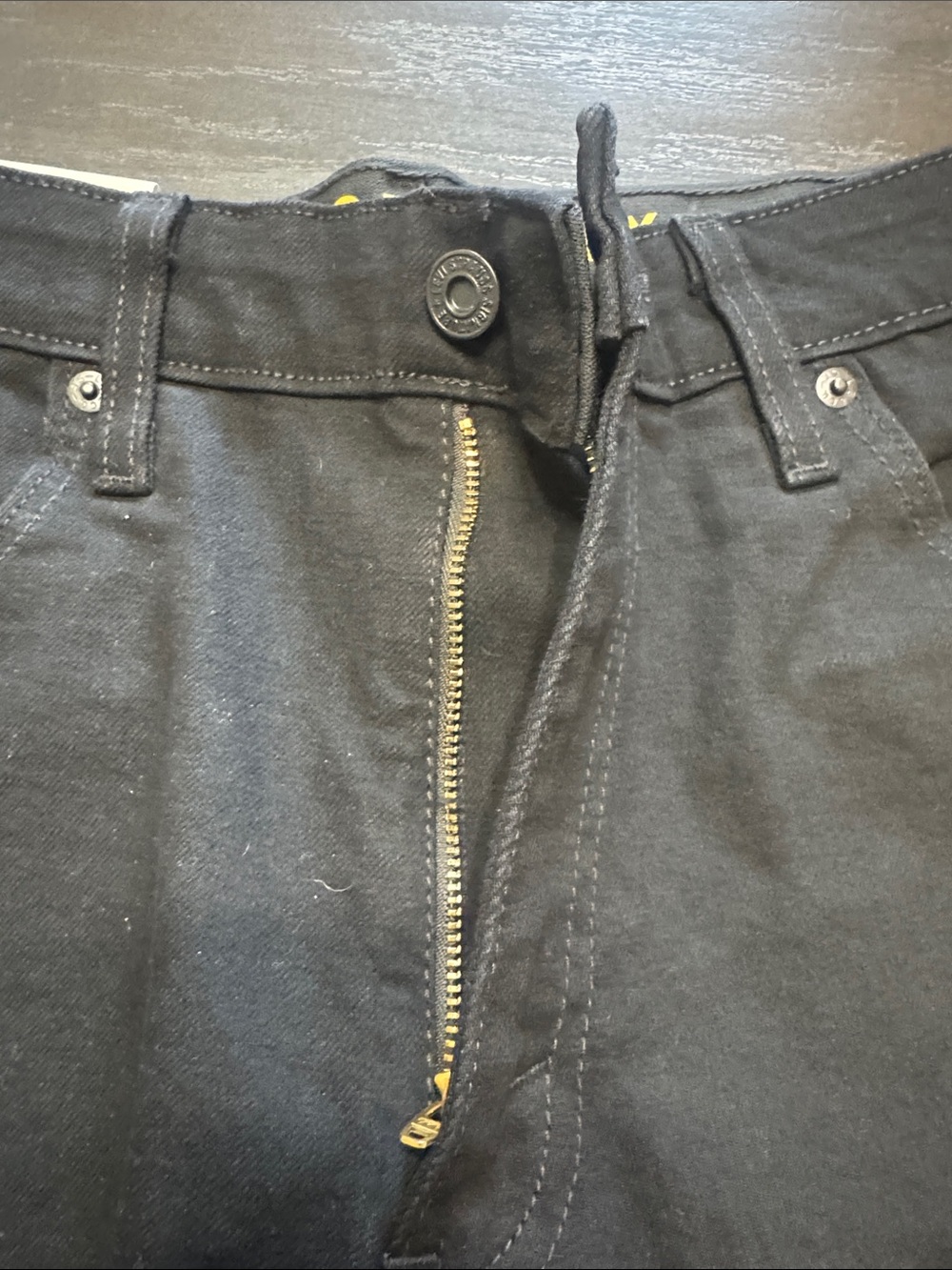 Levi's Black Classic Denim Men's Shorts - Picture 3 of 6